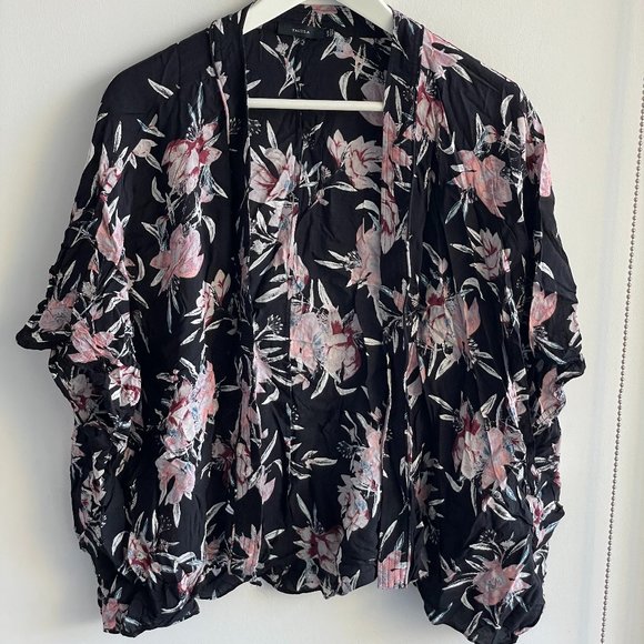 Talula kimono style top from Aritzia - Picture 3 of 5